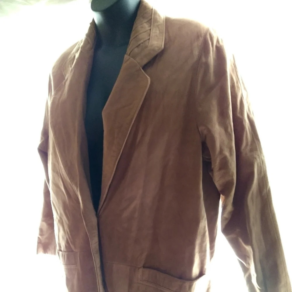 Gorgeous Genuine Leather Coat EUC ❤️ - Picture 4 of 12
